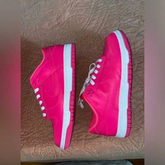 BNWB Nike Dunk Low Hyper Pink - Picture 7 of 8